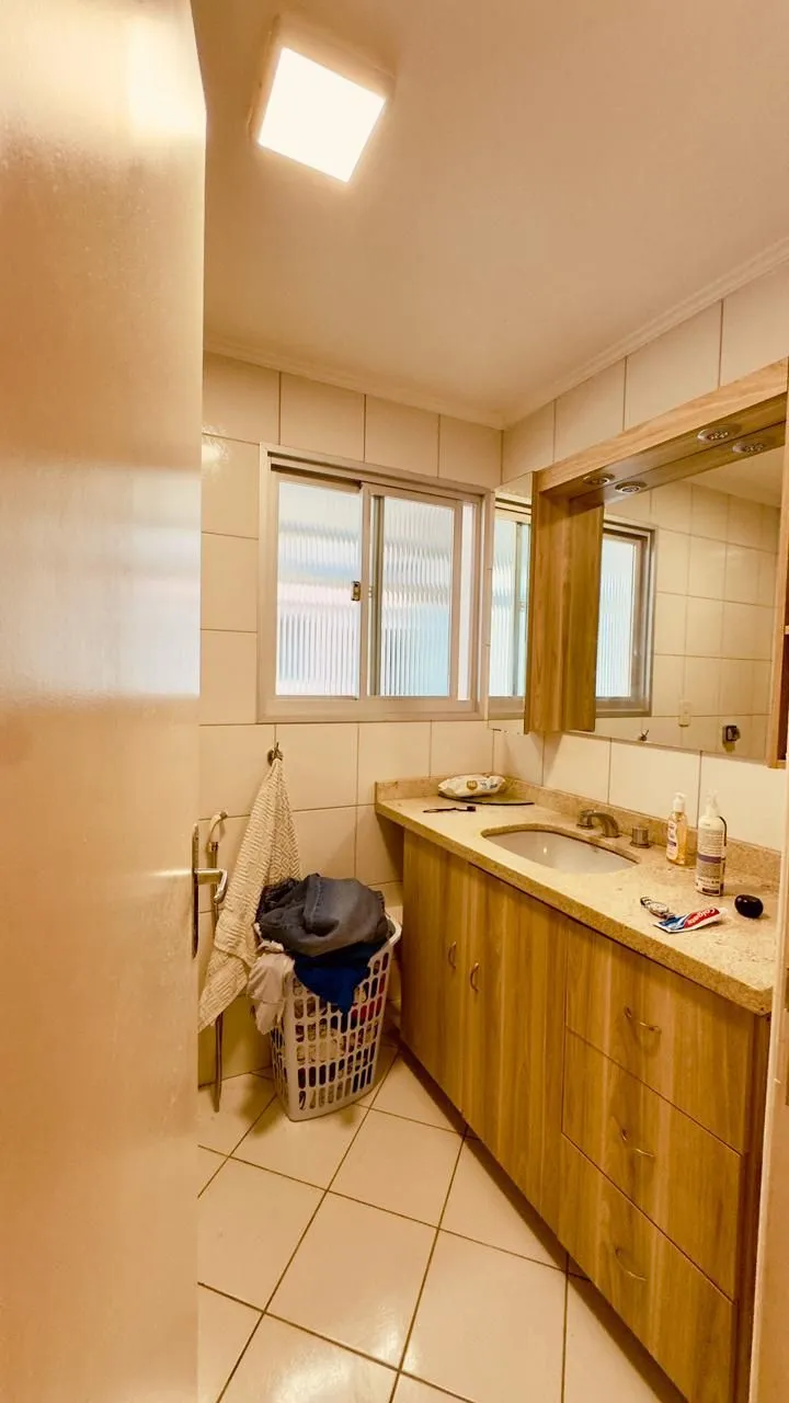Imagem EXCELENTE APARTAMENTO À VENDA - TOTALMENTE REFORMADO E PRONTO PARA MORAR