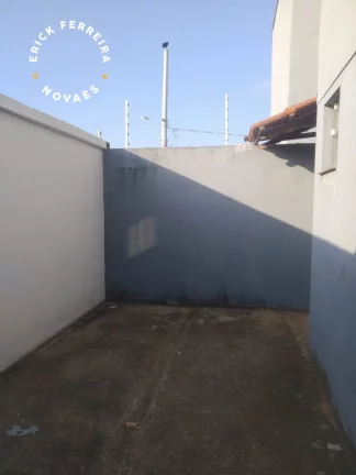 Imagem Casa Duplex Condomínio fechado composta de 2 quartos sendo uma suíte com varanda no bairro Itapebussu