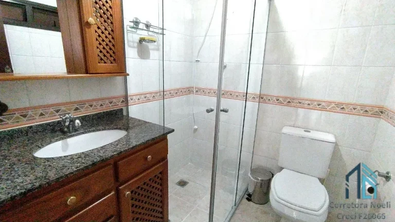 Imagem (PERMUTA) Sobrado, são 03 sobrados no mesmo terreno de 484 m², com espaço para mais construção no Alto da XV em Curitiba PR