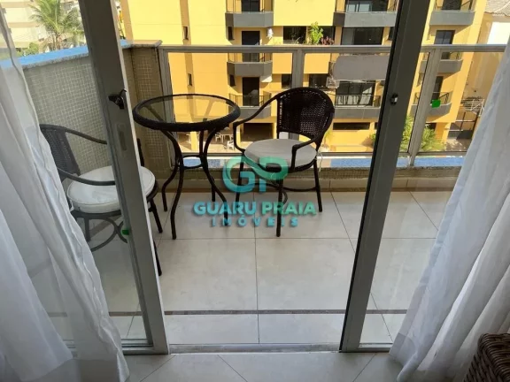 Imagem a 200m do mar com 3 dormitórios sendo 2 suítes, salas de estar com sacada e sala de jantar, cozinha com armários embutidos e despensa, área de serviço