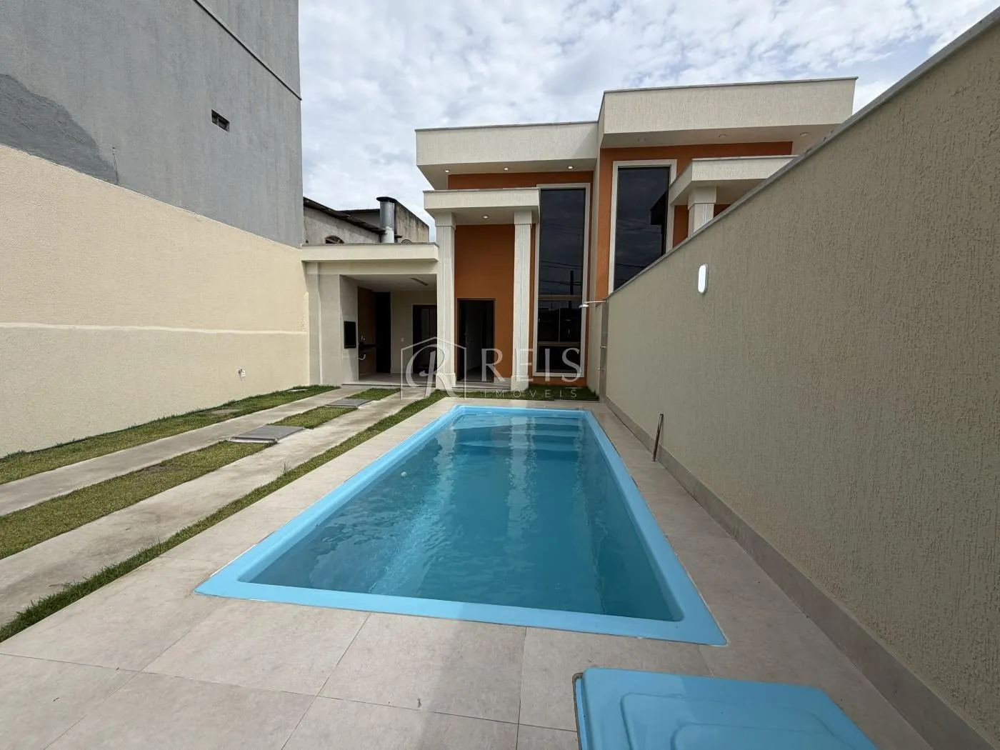 Imagem Casa para Venda em Rio das Ostras, Atlântica, 3 dormitórios, 1 suíte, 3 banheiros, 2 vagas