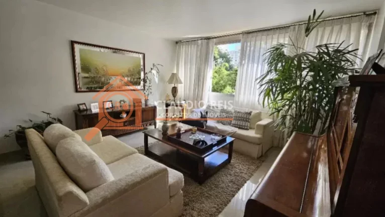 Apartamento á venda com 3 Quartos, 131m² - Moema
