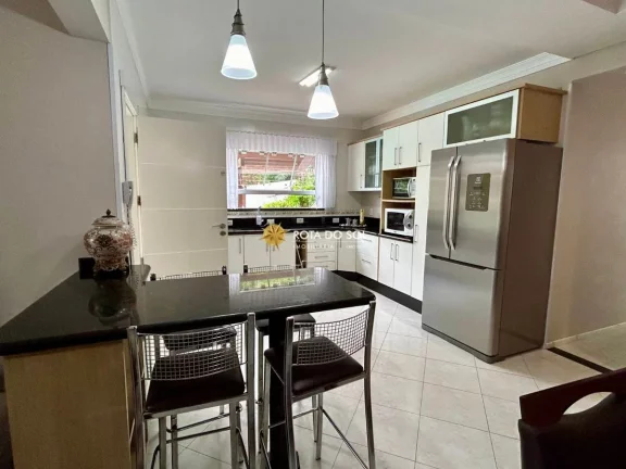 Imagem Casa com piscina 5 quartos à venda Praia Bombinhas SC