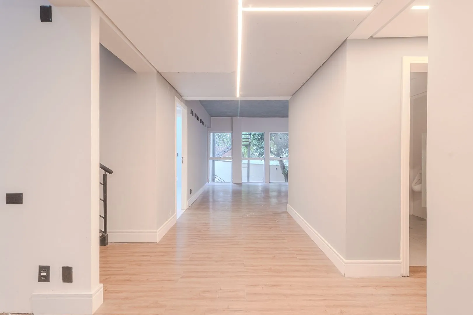 Imagem MÁFFER IMÓVEIS ALUGA PRÉDIO COMERCIAL COM 700M²DE ÁREA PRIVATIVA, IMÓVEL MODERNIZADO TODO REFOMADO COM EXCELENTE ACABAMENTO, LOCALIZAÇÃO ESPETACULAR