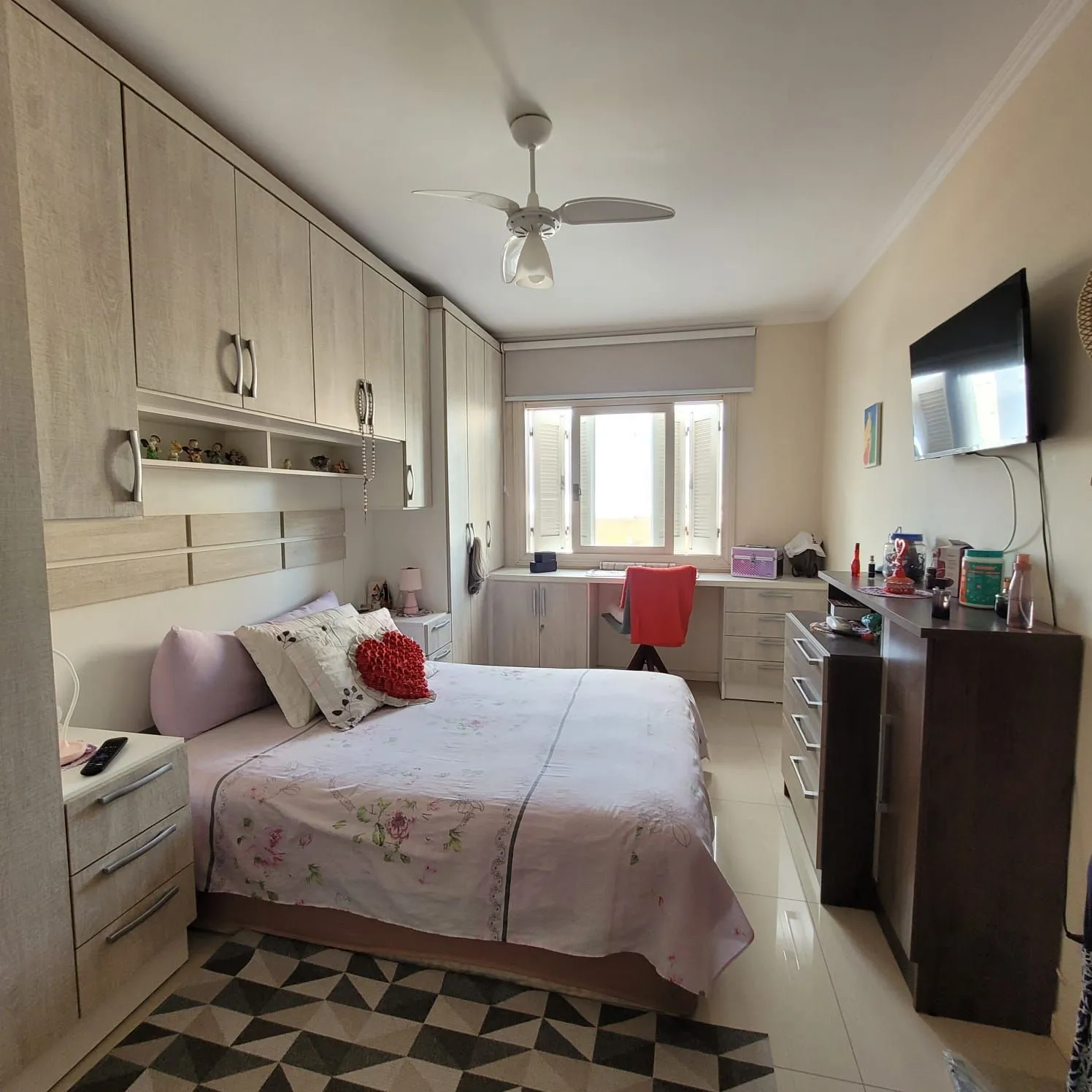 Imagem Apartamento com terraço, sacada, churrasqueira, 1 dor no Centro de Tramandaí
