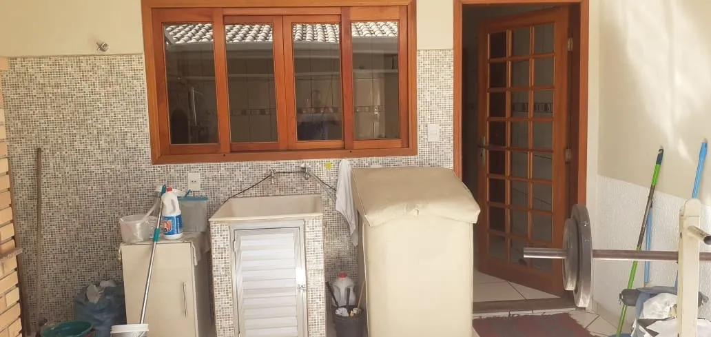 Imagem Casa à venda 3 Quartos, 1 Suite, 2 Vagas, 250M², Vila Rica, Pindamonhangaba - SP