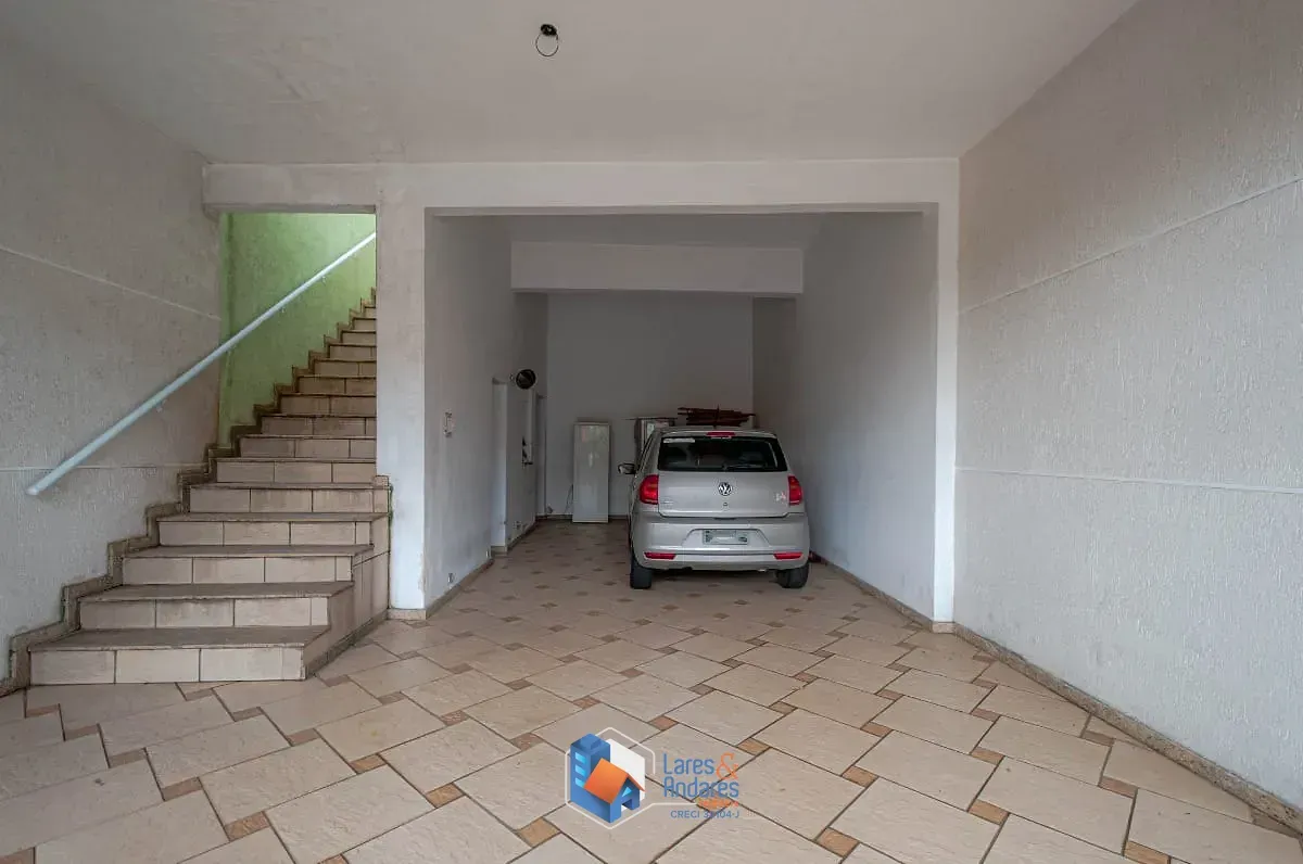 Foto do imóvel Sobrado para venda em Tremembé com 4 quartos, sendo 2 suítes, 236m² em Avenida Senador José Ermírio de Moraes