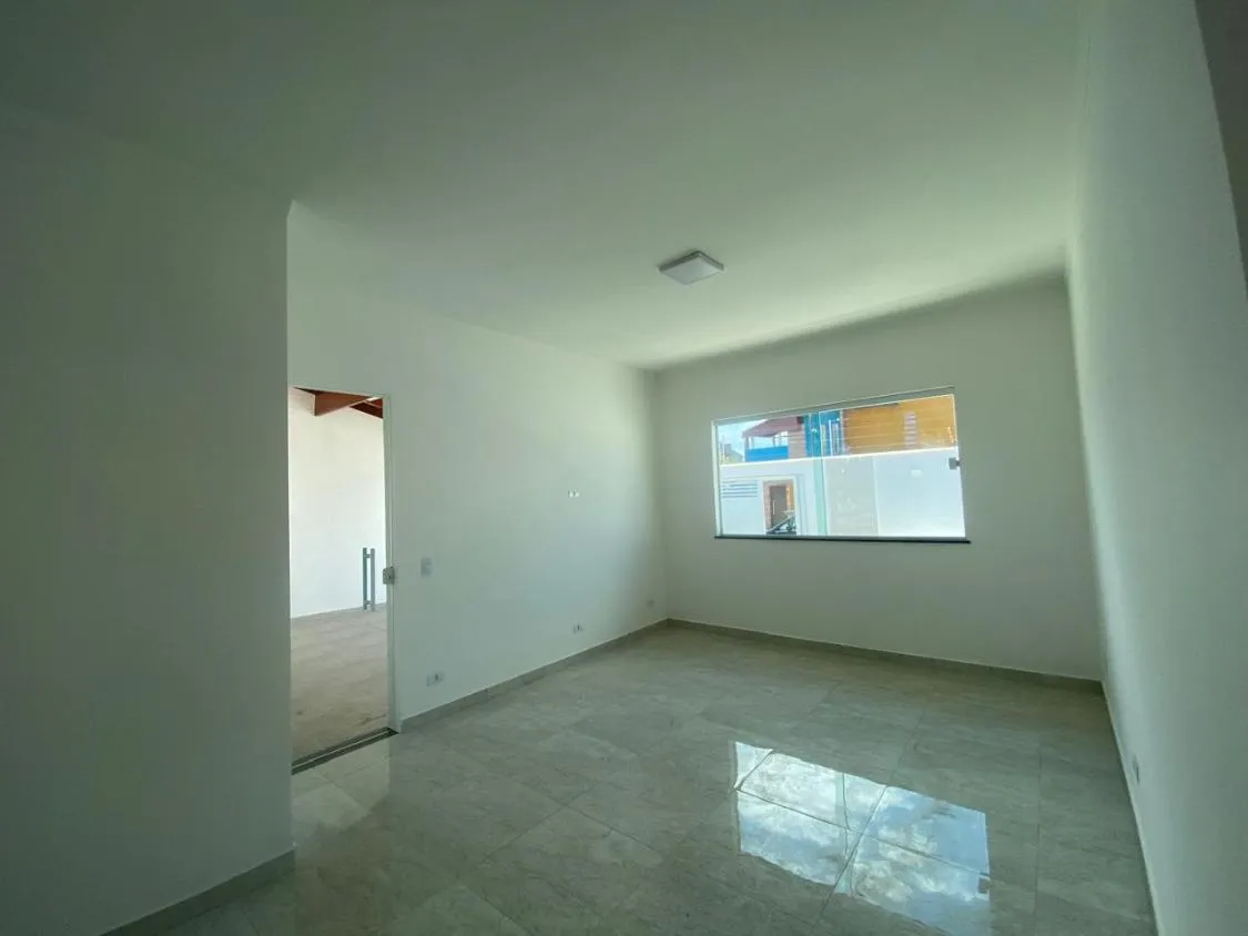 Imagem LINDA CASA NOVA COM PISCINA A 520 METROS DO MAR NO BOPIRANGA