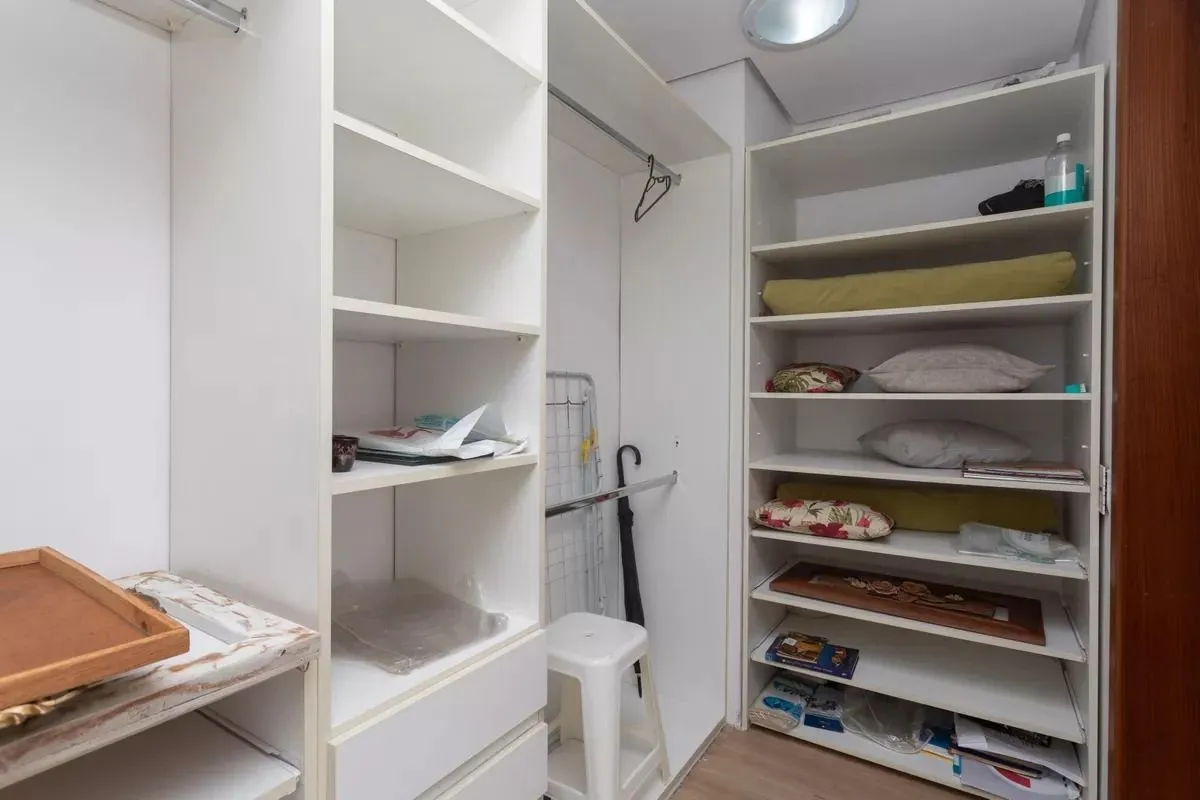 Imagem Apartamento de 2 dorm./ na Av. Independência, / Em frente ao Complexo Hospitalar Santa Casa e próximo à UFRGS.