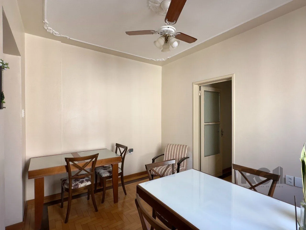Imagem APARTAMENTO 3 DORMITÓRIOS, DE FRENTE E REFORMADO, NO CENTRO HISTÓRICO
