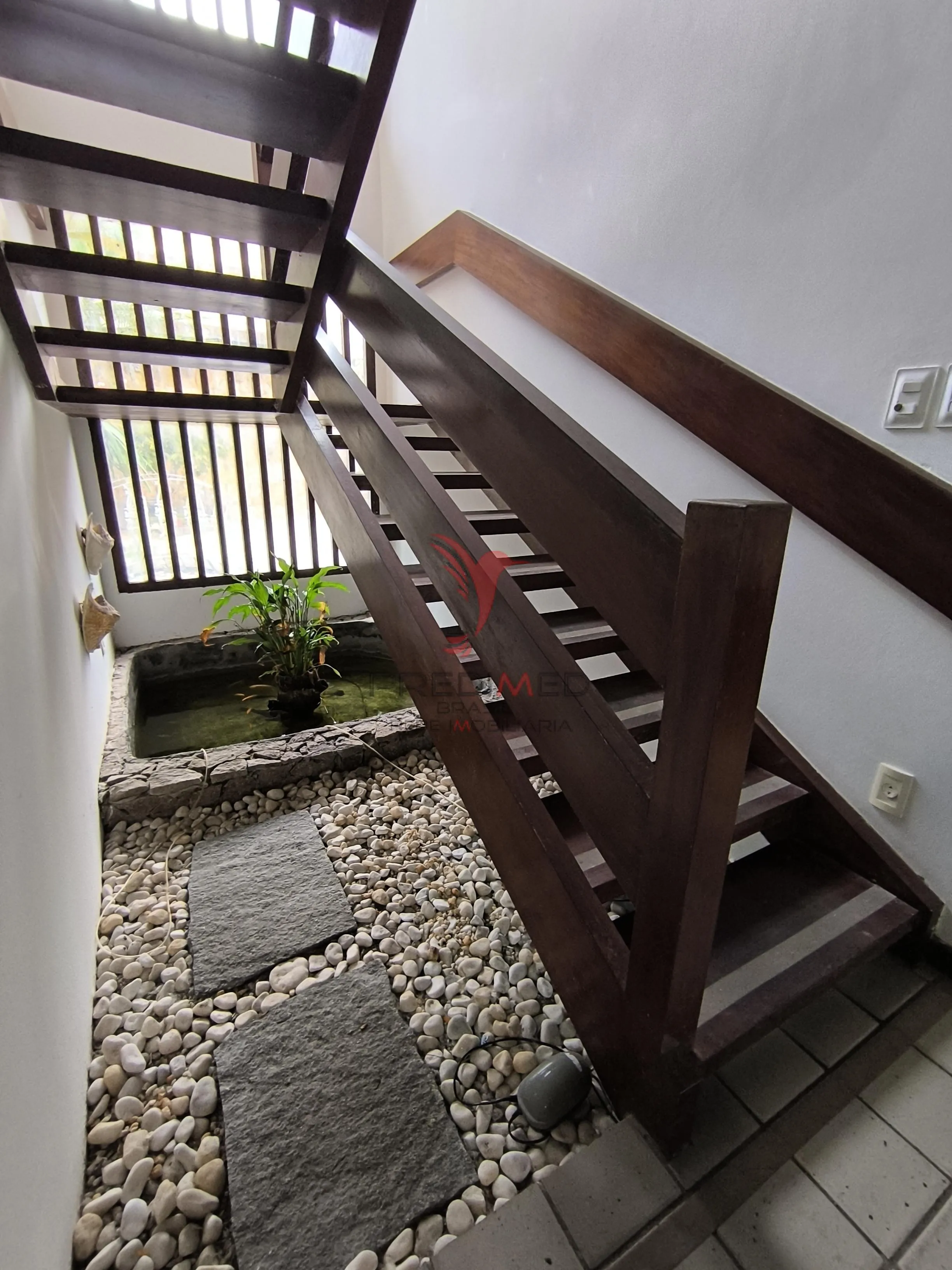 Imagem Linda casa com Jardim, 4 quartos , sendo 3 Suites , 4 Vagas, no Bairro Capim Macio, Natal