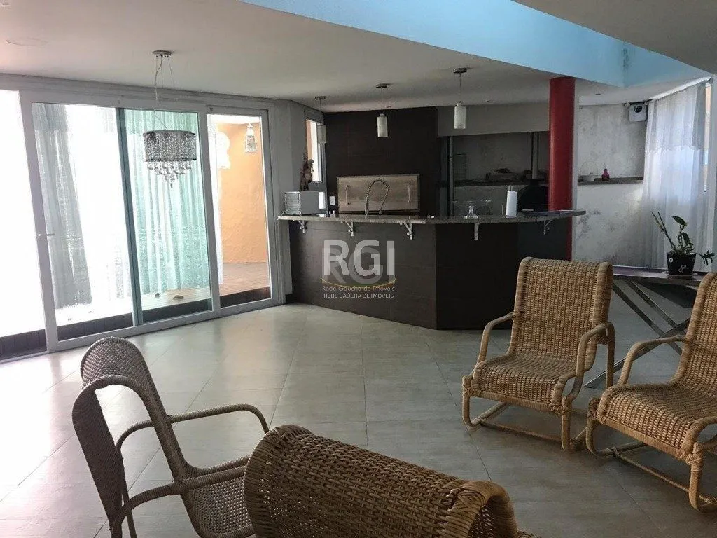Imagem Casa para Venda - 319.25m², 6 dormitórios, sendo 4 suites, 3 vagas - Jardim Floresta