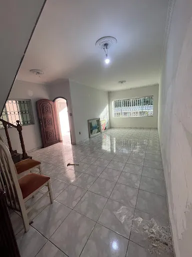 Imagem Sobrado Versátil no Centro de Guarulhos | Conforto para Família e Potencial Comercial para alugar