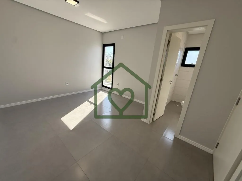 Imagem Oportunidade! Sobrado Novo no Residence Vivare - Centro de Viamão

Descubra o seu novo lar neste be...