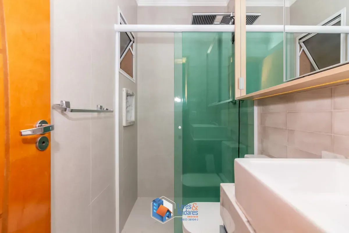Imagem Casa para venda em Parque São Domingos com 3 quartos, sendo 1 suíte, 220m²