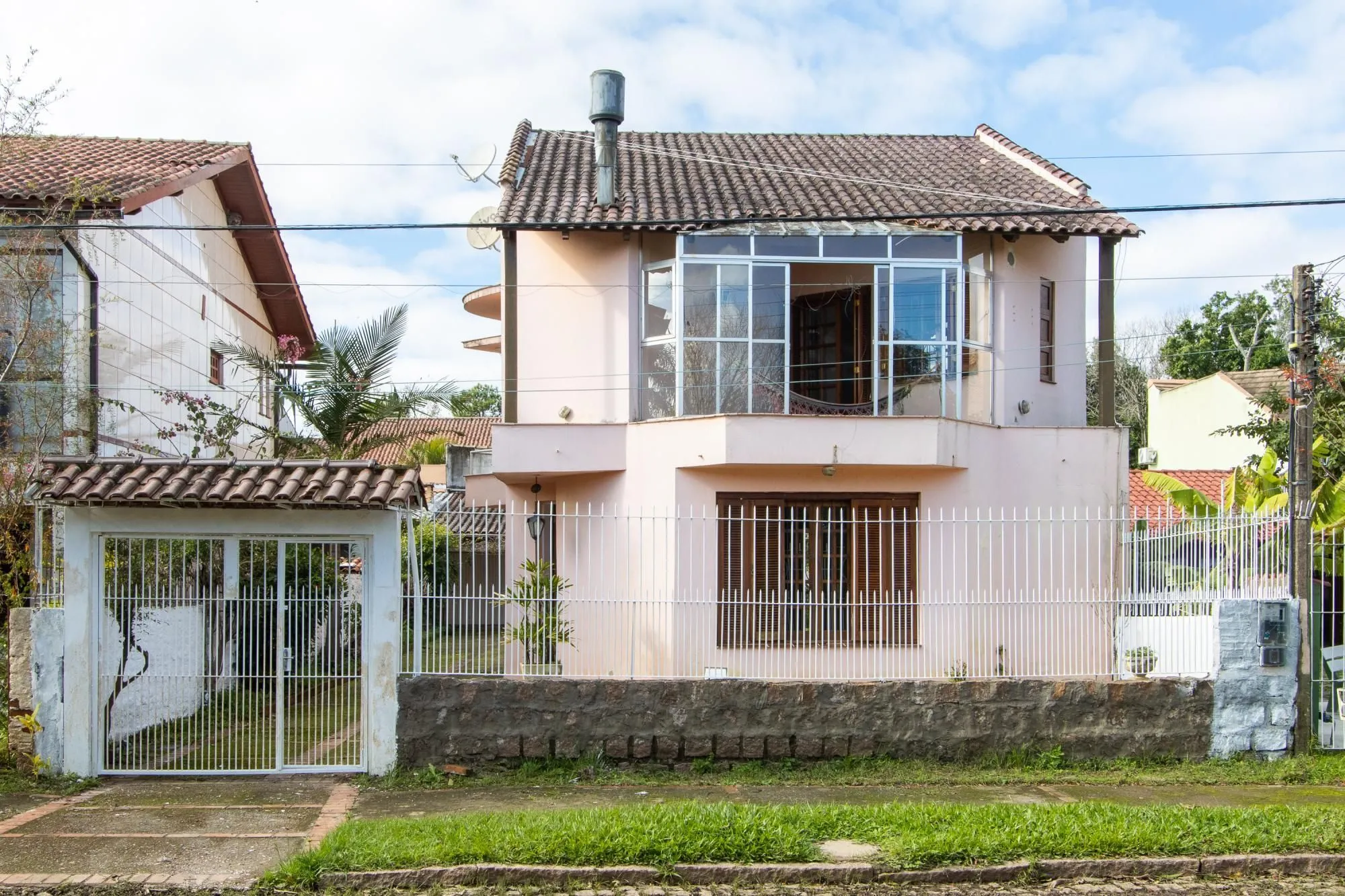 Imagem Casa para Venda - 253.35m², 3 dormitórios, sendo 1 suites, 4 vagas - Serraria