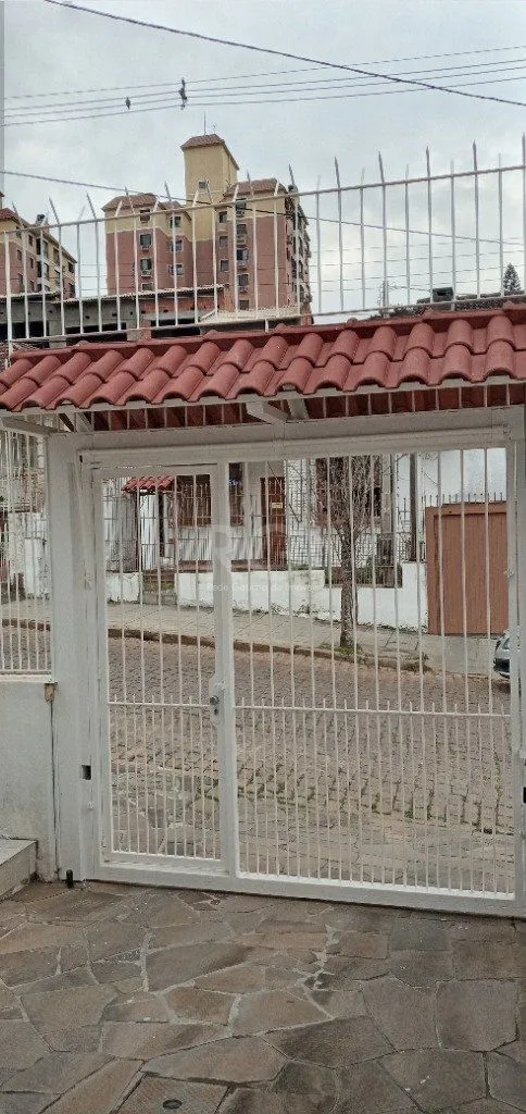 Imagem Casa para Venda - 95m², 2 dormitórios, 3 vagas - Teresópolis