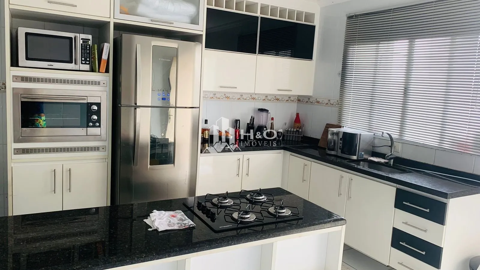 Imagem Oportunidade, Sobrado à Venda no Jardim Brasília com 225m², 4 Dormitórios, 3 Suítes, Estúdio, Área Gourmet e 6 Vagas - Próximo ao Shopping Aricanduva