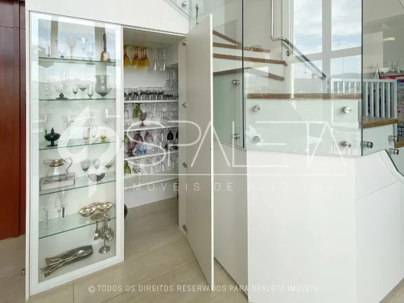 Imagem Mansão elevada, mobiliada, decorada e com vista fabulosa para a Serra do Japi à venda no Grand Garden Residence
