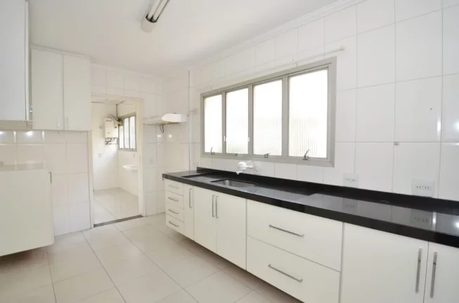 Imagem Imperdível apartamento à venda em Moema, São Paulo-SP: 3 quartos, 1 suíte, 2 banheiros, 1 vaga de garagem e 95m² de luxo!
