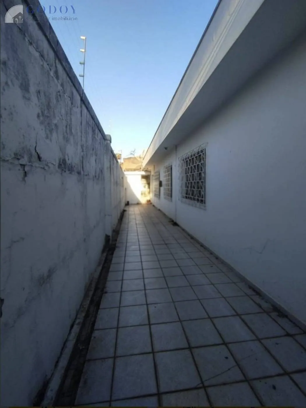 Imagem Casa ampla com 4 quartos, suíte, rancho e garagem em ótima localização