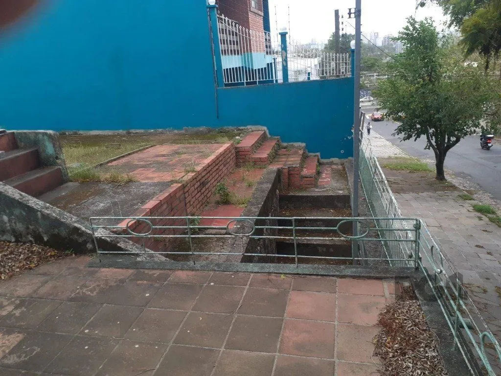 Imagem Vendo terreno no Bairro Partenon em Porto Alegre.