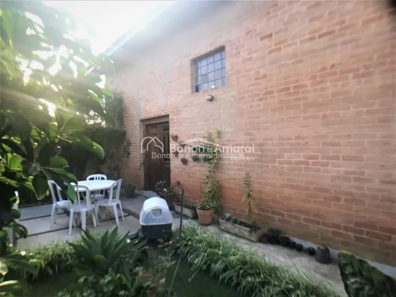 Imagem Esta encantadora casa localizada em Sousas, uma das áreas mais aprazíveis de Campinas, tem tudo qu...