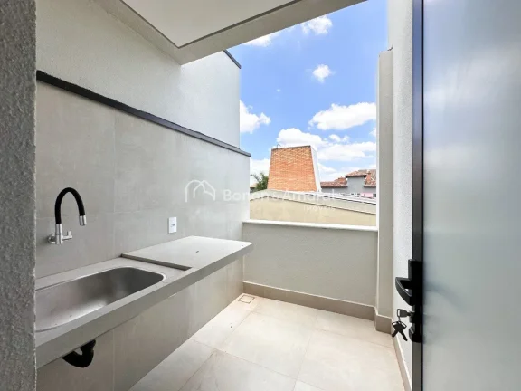 Imagem Novo conceito, acabamento diferenciado, casa triplex, em condomínio com apenas 13 unidades, muito b...