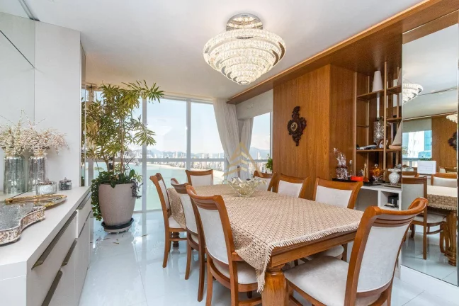 Imagem Apartamento com 4 dormitórios à venda, 190 m² por R$ 7.500.000,00 - Pioneiros - Balneário Camboriú/SC