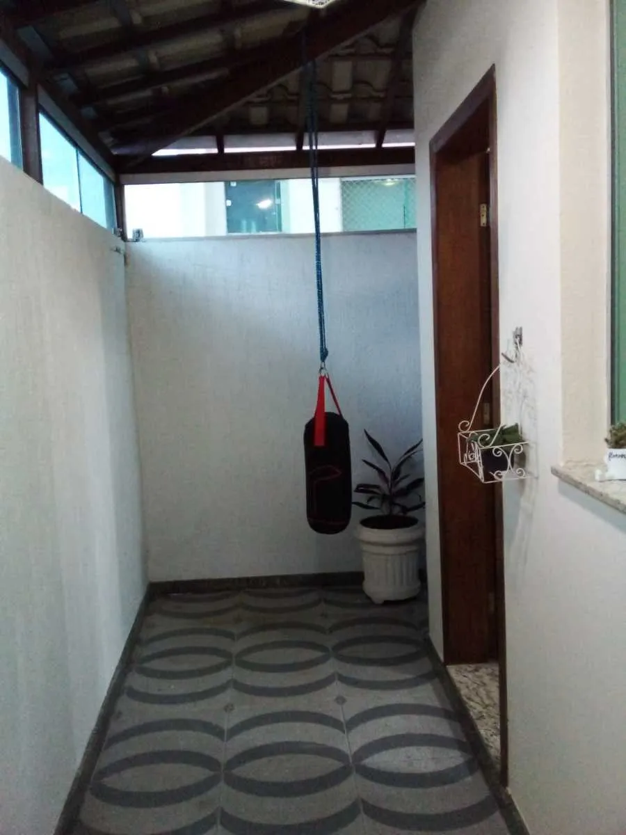 Imagem Casa duplex à venda, 3 quartos, 1 suíte, 2 vagas, Localização Privilegiada - Santa Luzia/MG