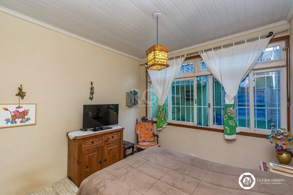 Imagem Casa para Venda de 3 dormitórios, no bairro Petrópolis