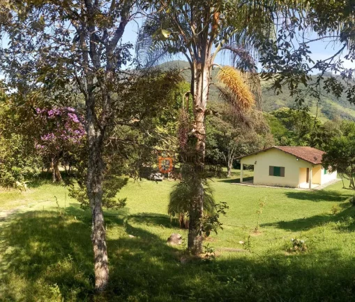 Foto do imóvel Chácara com 2 dormitórios à venda, 5000 m² por R$ 580.000,00 - Salto Do Meio - Extrema/MG