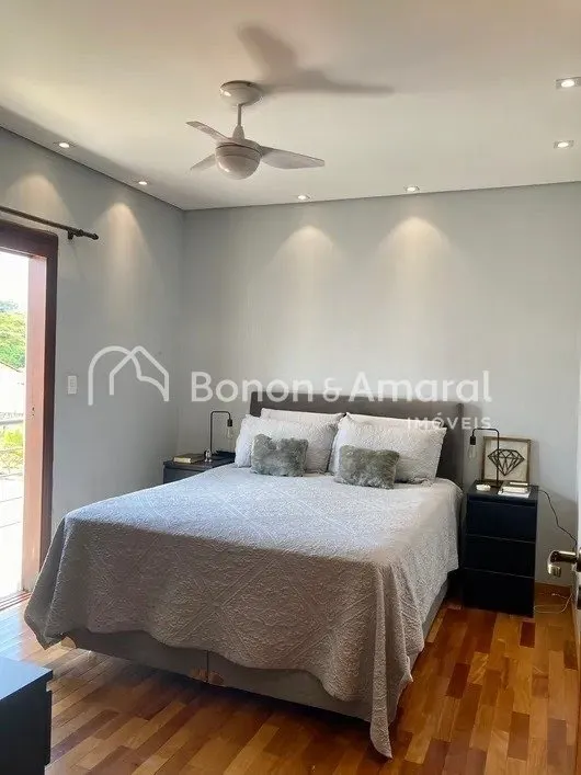 Imagem Casa com 3 Suítes à venda, 275m² - Jardim Chapadão
