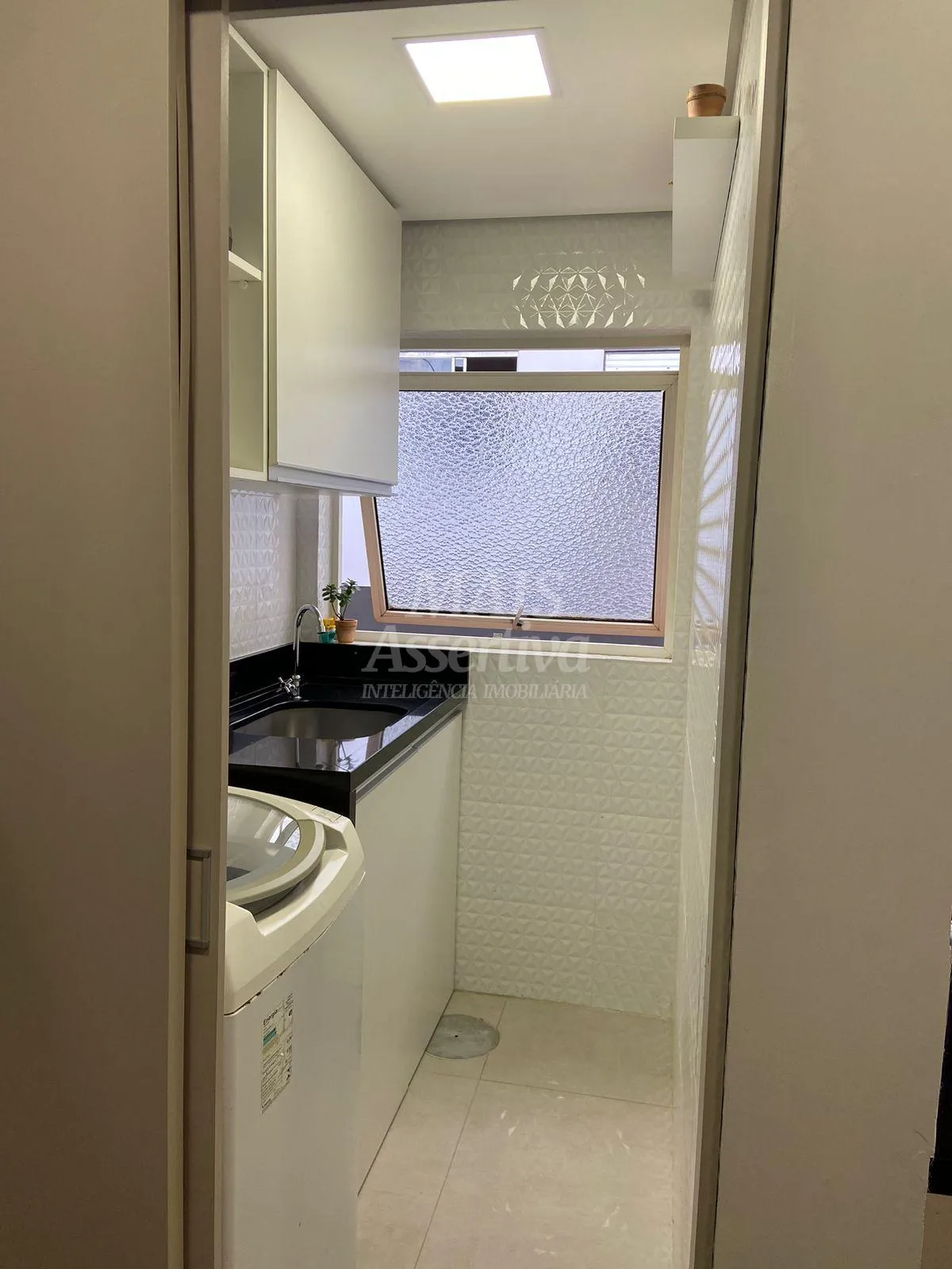 Imagem Excelente Apartamento semimobiliado em bairro nobre na Cidade de Novo Hamburgo