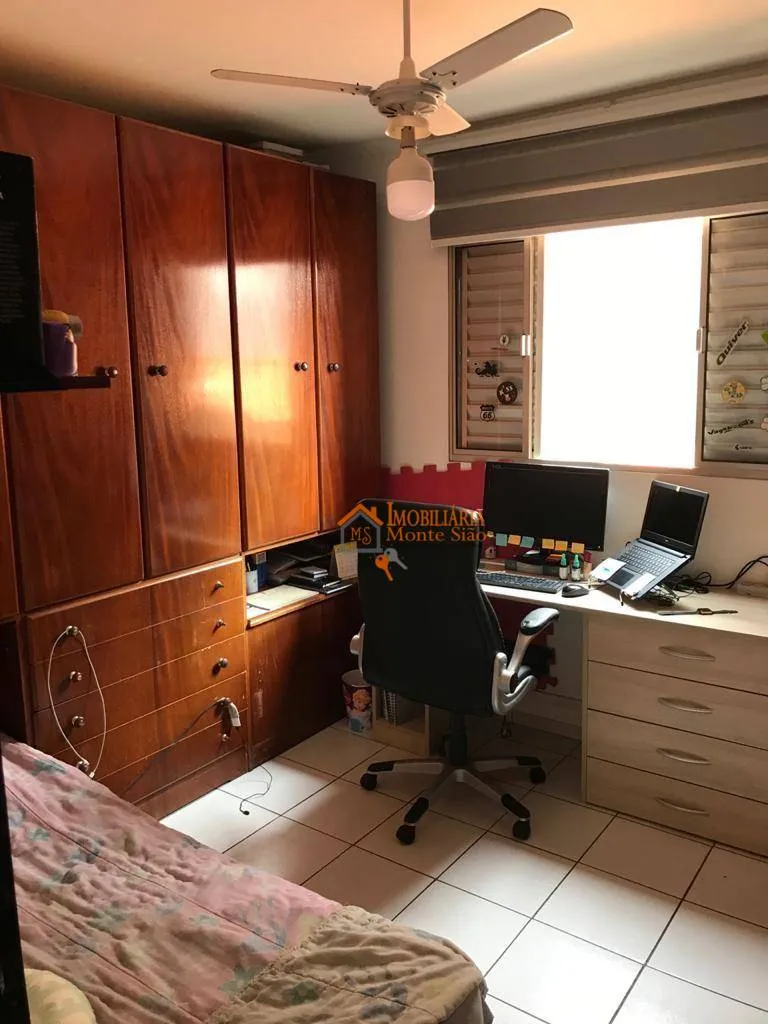 Imagem Sobrado com 6 dormitórios à venda, 257 m² por R$ 720.000,00 - Jardim Santa Clara - Guarulhos/SP