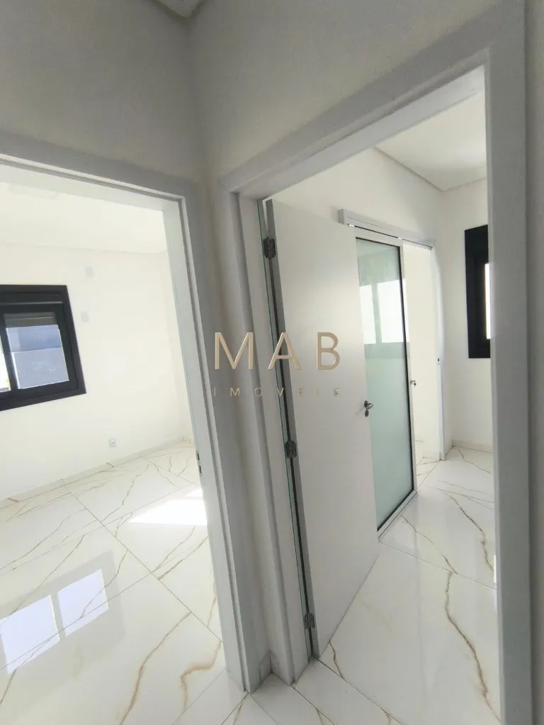Imagem Imperdível casa à venda em Florianópolis-SC, 3 suítes sendo uma master, sala estar, Lavabo, vagas de garagem, 140,00m² - Ingleses do Rio Vermelho!