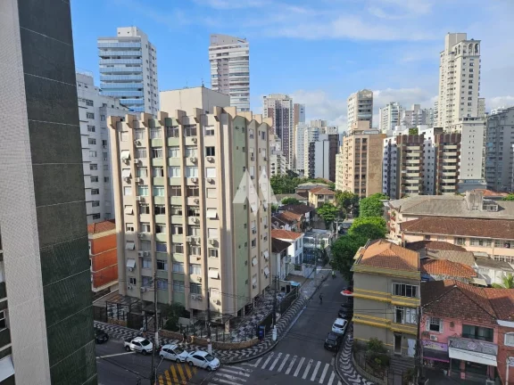 Imagem Apartamento 02 quartos, vista mar na quadra da praia no Boqueirão, garagem, dependência completa.