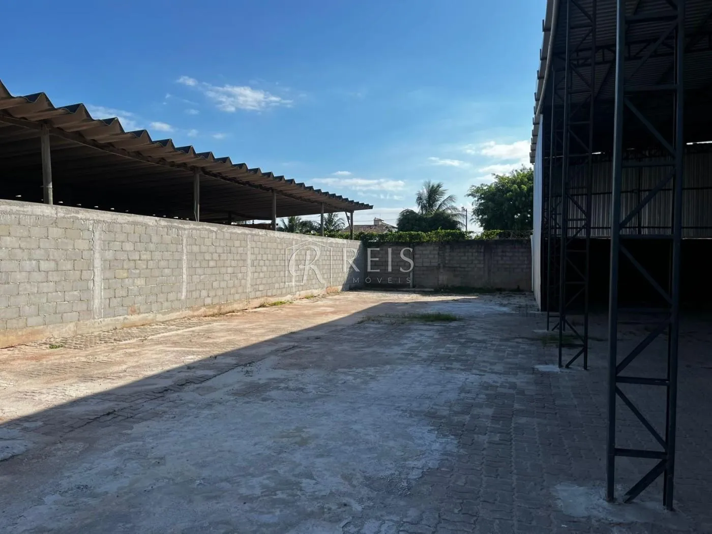 Imagem Galpão para Locação em Rio das Ostras, Residencial Praia Âncora, 2 banheiros
