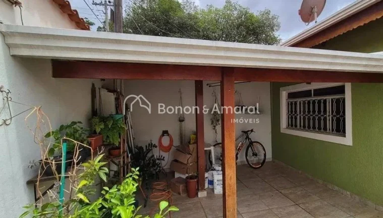 Imagem Localizada na vibrante cidade de Campinas, esta espaçosa casa é uma excelente opção para quem bu...