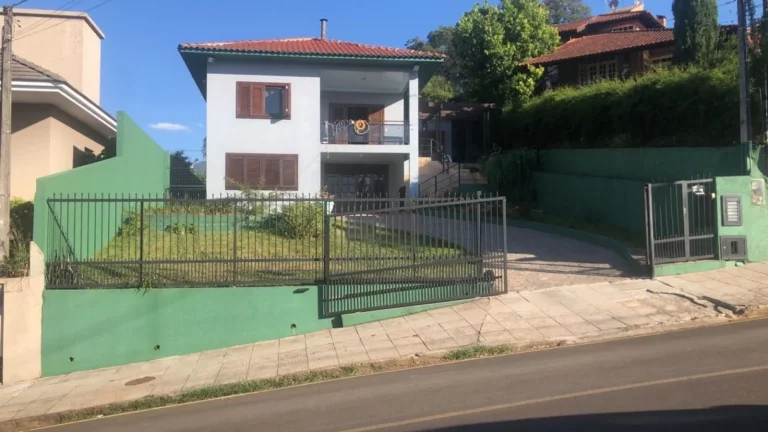 Imagem Casa para Venda em Concórdia, Imperial, 5 dormitórios, 1 suíte, 4 banheiros, 2 vagas
