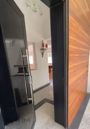 Imagem Casa de Condomínio em Aldeia da Serra - Barueri