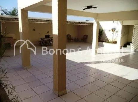 Imagem Casa com 4 Quartos e 4 banheiros à Venda, 438 m² em Campinas - SP