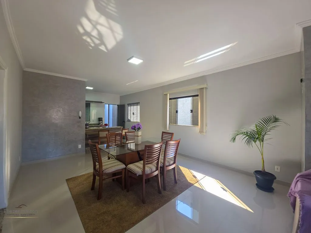 Imagem Casa com 3 quartos a venda no bairro Santa Ângela em Poços de Caldas - MG