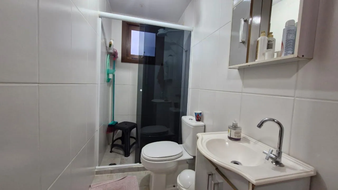Imagem Apartamento pronto para morar, todo reformado, 3 dormitórios, banheiro, cozinha, área de serviço e 1 garagem