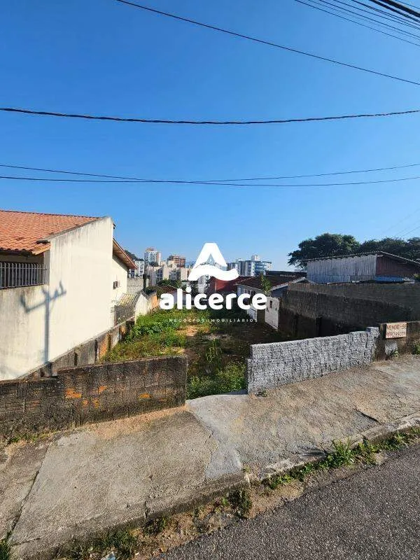Imagem Terreno no Bairro Jardim Atlântico - 310m2 - R$750.000,00