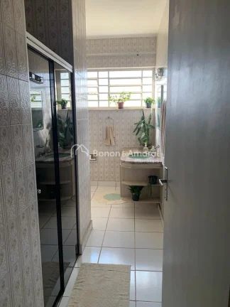 Imagem Localizada na Cidade Universitária, em Campinas, esta casa térrea reúne conforto, praticidade e e...