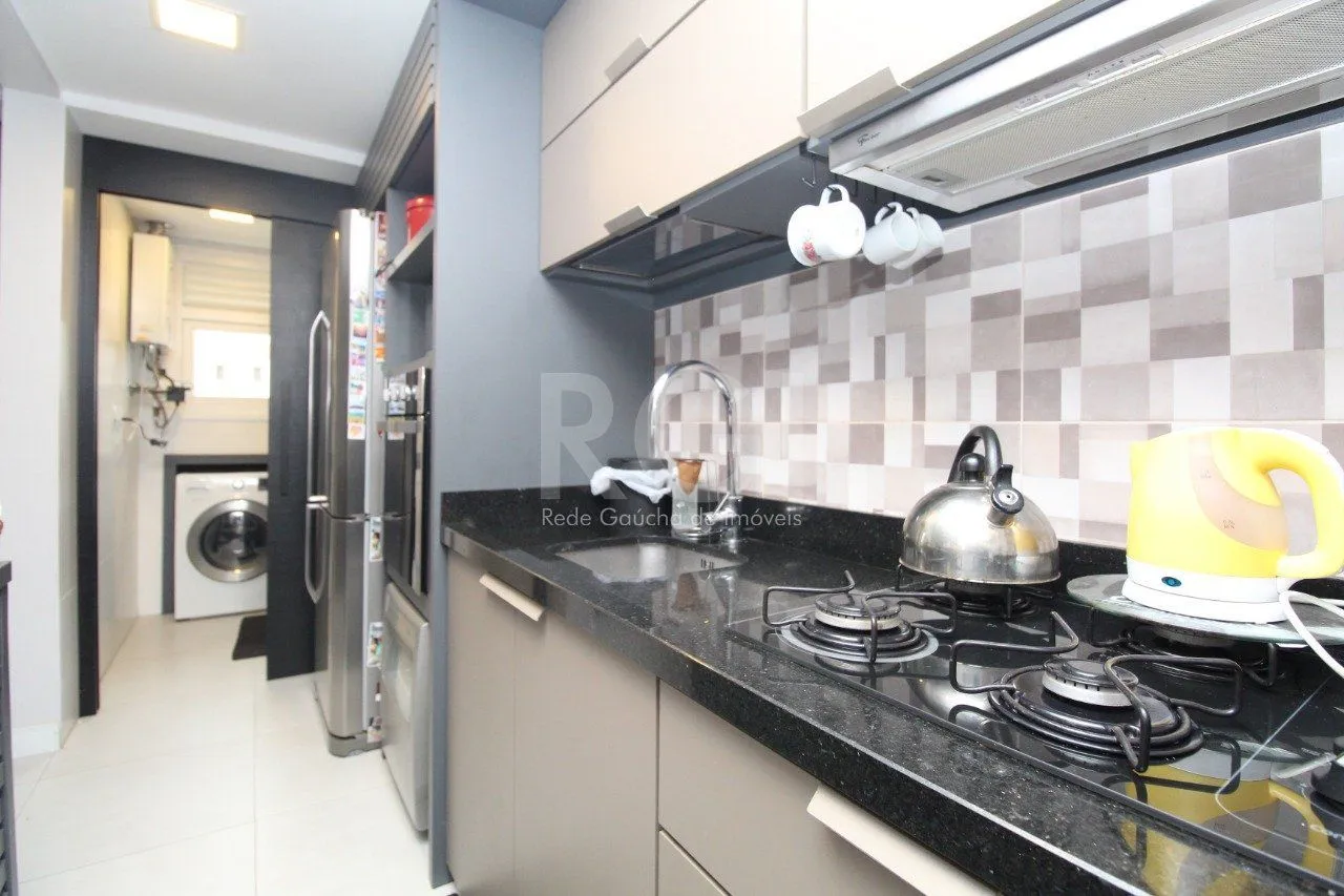 Imagem Cobertura para Venda - 106.84m², 3 dormitórios, sendo 2 suites, Petrópolis