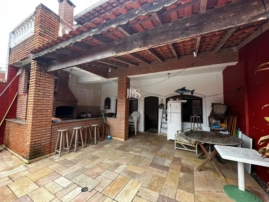 Imagem CASA TÉRREA COM PISCINA E EDÍCULA ASSOBRADADA A 100 METROS DA PRAIA SUARÃO ITANHAÉM