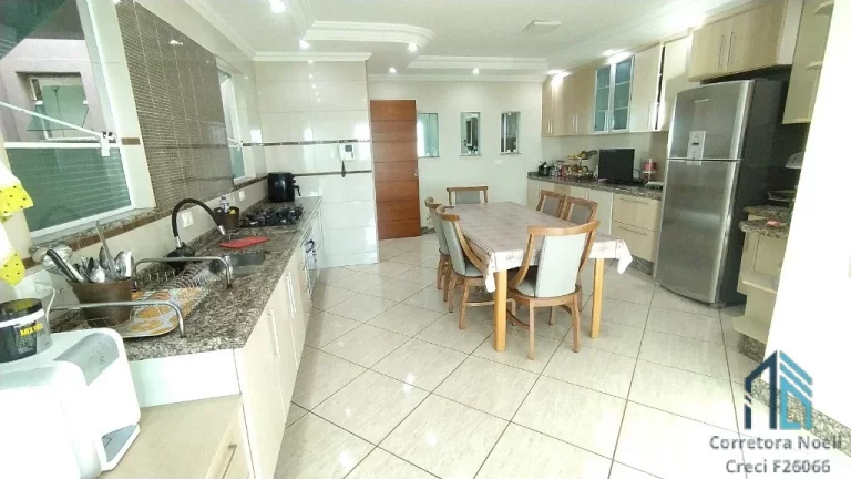 Imagem Prédio Comercial/Residencial a venda com salas comerciais e 04 quartos c/suíte no Campo Comprido em Curitiba PR