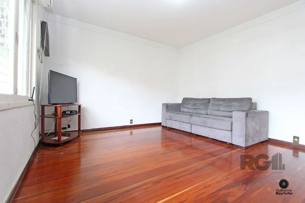 Imagem Casa com 5 suítes, 7 banheiros, 4 vagas no bairro Partenon
